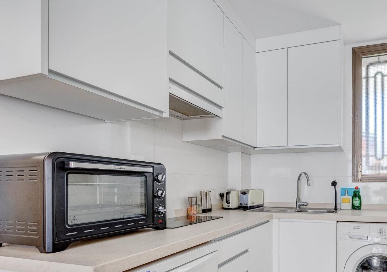 Stylish Flat And Pool With 3 Rooms, Sleeps 6, Los Cristianos Los Cristianos  Exteriör bild